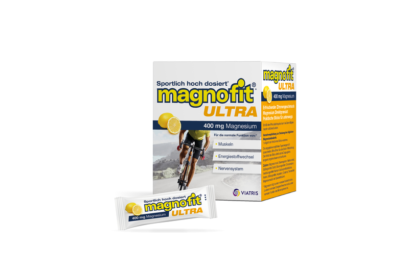 Magnofit_ULTRA.png Verpackung von magnofit ULTRA mit Zitronengeschmack und einem Stick für Magnesiumaufnahme während sportlicher Aktivitäten.