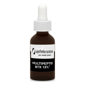 Braune Flasche mit Pipette, beschriftet mit "MULTIPEPTID BTX 13%" und Logo der Marke Apotheke der Wiesen.