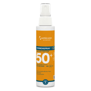 Sonnenspray mit Schutzfaktor 50+, in einer orangefarbenen Flasche mit Sprühkopf, für empfindliche Haut.